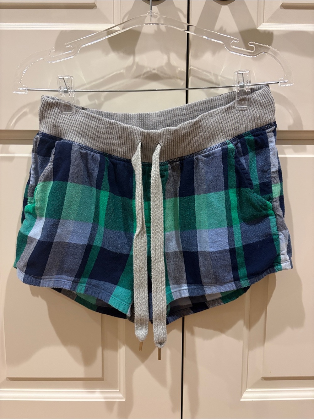 aerie Plaid Athletic Shorts in Green & Blue